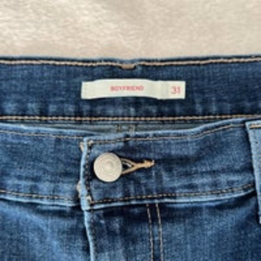 Levi Strauss Women’s Mid Rise Boyfriend Denim Medium Wash Jeans‎ Size 31 - Picture 6 of 12